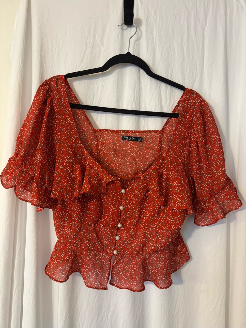 Nasty Gal Red Floral Ruffle Peasant Button Top. Size 10, Just adorable 🥰